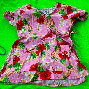 ❤️2/$15❤️ Bright Floral Scrub Top